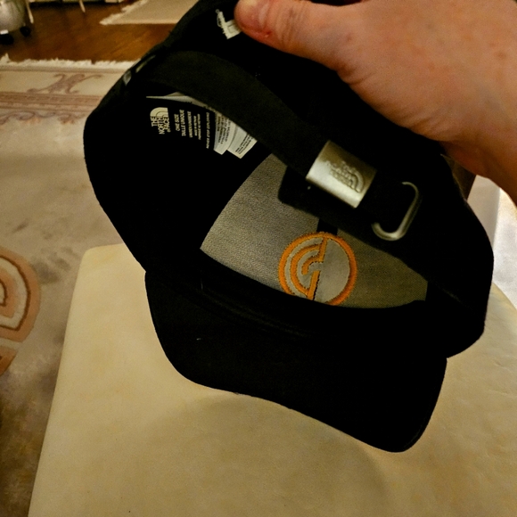 Northface Black OS Persefoni Authentic Hat - Picture 3 of 3